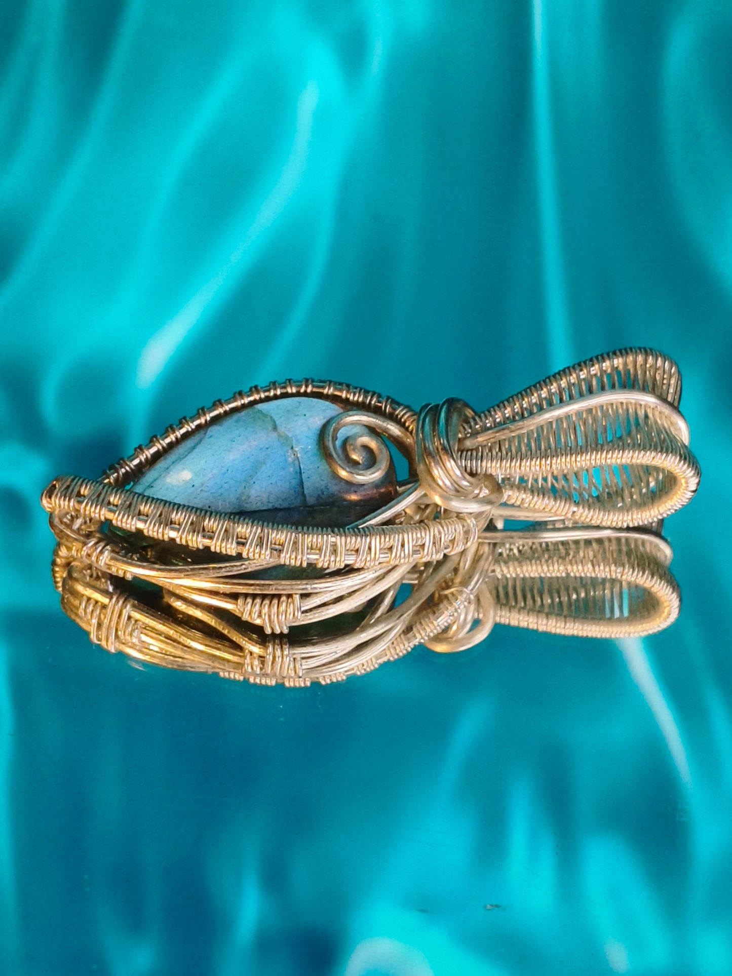Handmade blue labradorite wire wrapped pendant in silver filled wire, with spiral accent detail, artisan jewelry made in France, handmade with soul