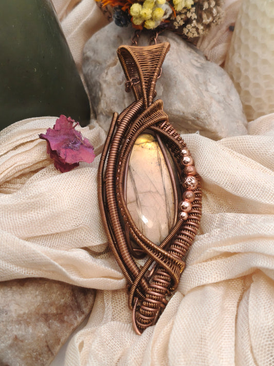 Aether Relic – Labradorite Pendant