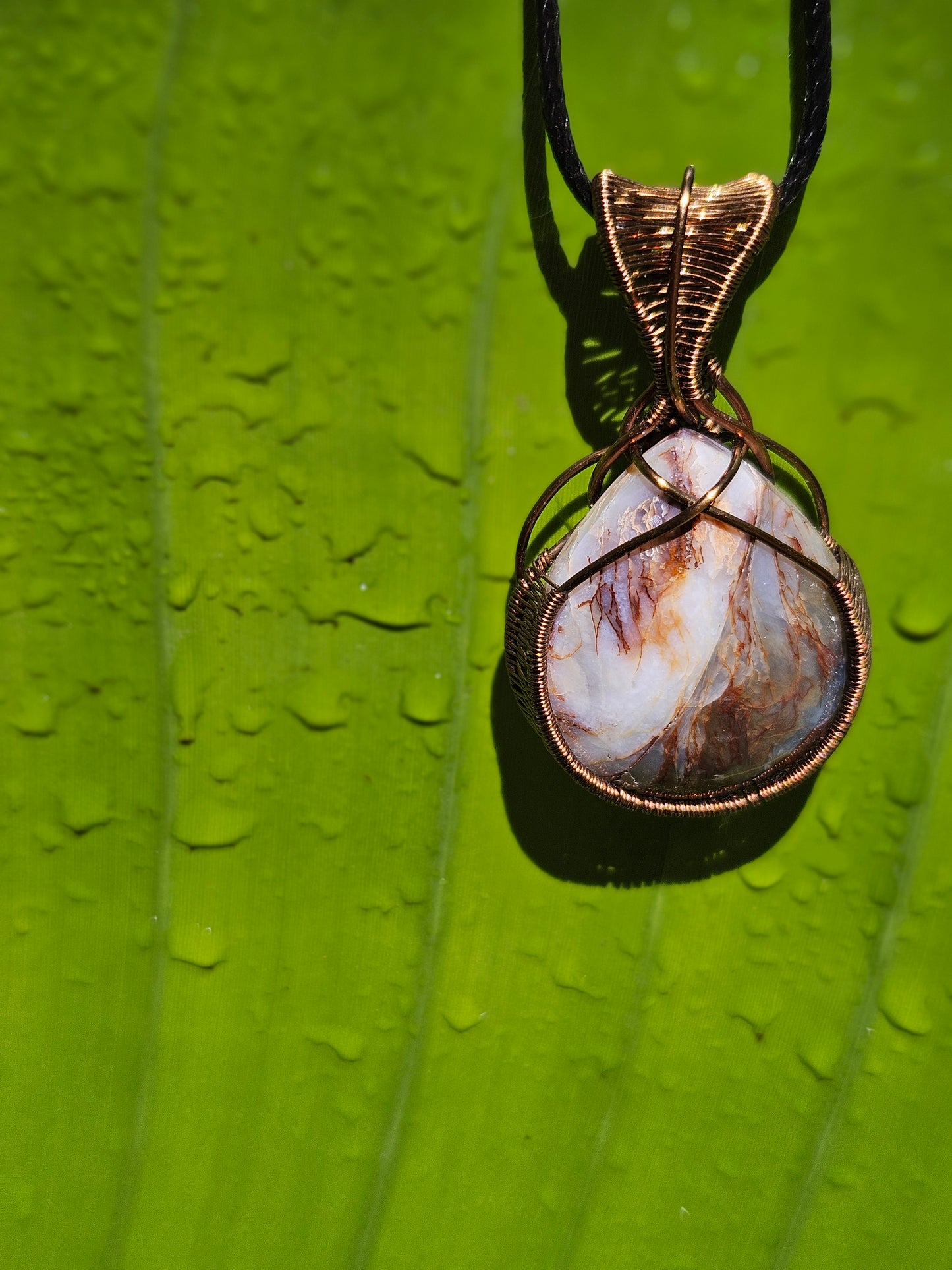 Earth Vein Pendant – Agate in Anti-Tarnish Copper